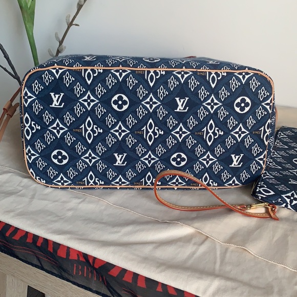 LOUIS VUITTON - Picture 14 of 16